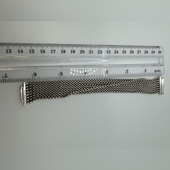David yurman Box Chain Eight Row Bracelet
Sterling Silver, 28mm - Picture 12 of 12